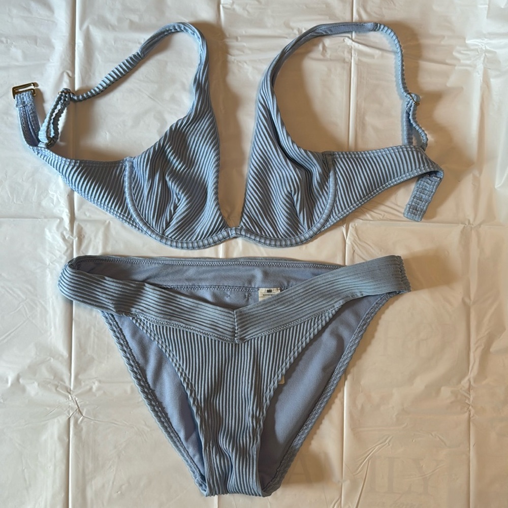 Hollister Two-Piece Swimsuit/Bikini (Top AND Bottom) in Light Blue